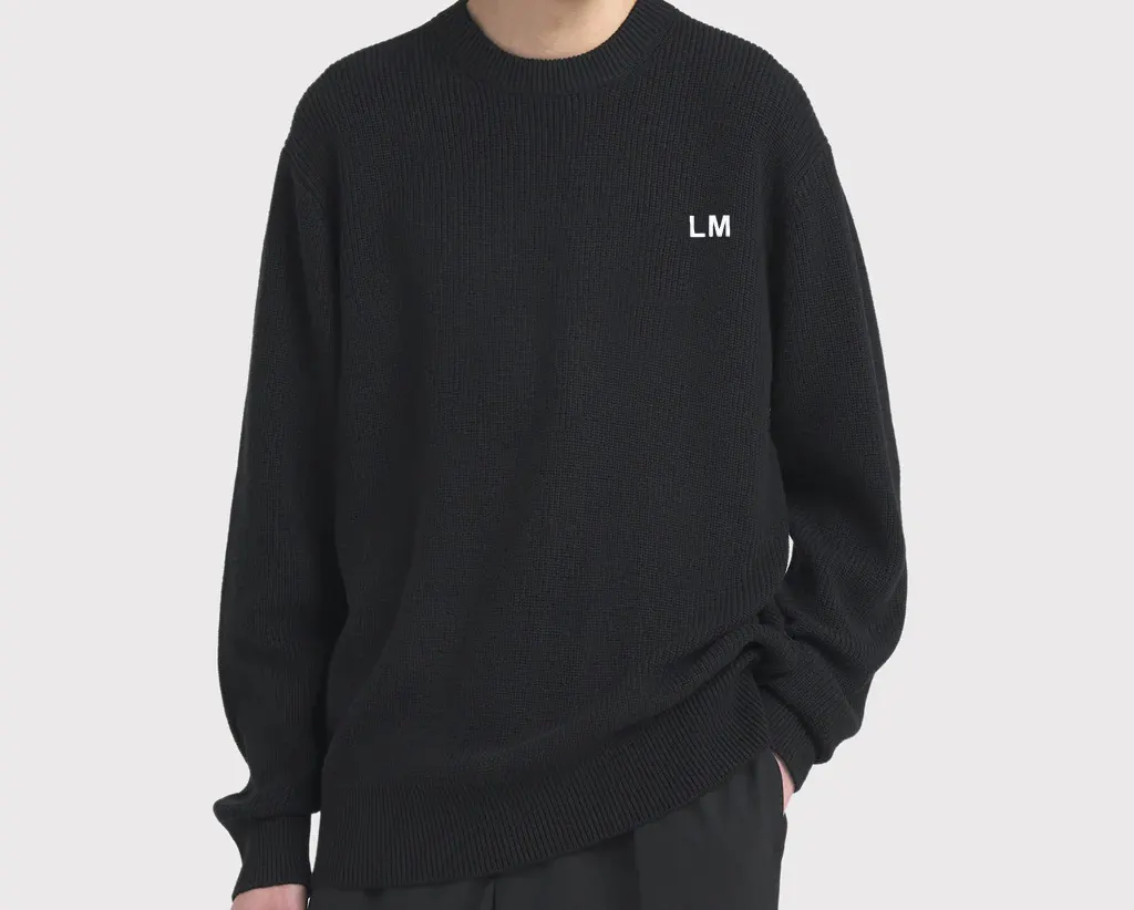 カスタムODMOEMファッションニットセーター刺Embroideryニットプルオーバー黒と白の色の男性用ニットセーター