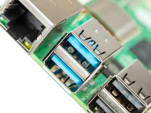 Starter Kit für Raspberry Pi 5 Inklusive Pi 5 8GB SD-Karten kartenleser Netzteil Metall gehäuse Kabel Himbeer Pi auf Lager