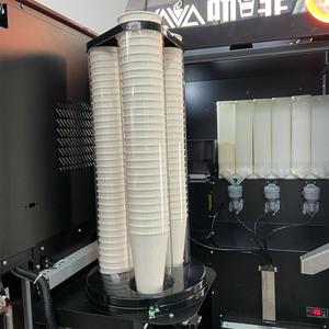 Macchina da caffè con tecnologia avanzata e funzione autopulente