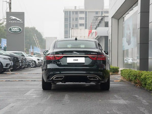 2023 Jaguar XFL 5 koltuklu konfigürasyon araba ile tasarlanmış ileri teknoloji ve üstün konfor içeren lüks bir araç. - Product Image 4