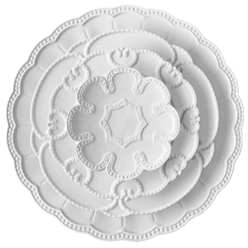 Set di piatti da pranzo in rilievo in ceramica piatti da forno per la casa articoli per la tavola creativi di fiori bianchi caricabatterie da sposa di lusso con Design floreale