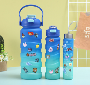 Renkli büyük 1.8L degrade buzlu plastik su şişesi 3 adet/takım vida konu fincan spor açık aktivite için spor - Product Image 5