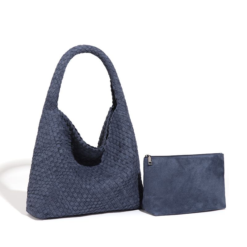 1683 ans# Bleu profond