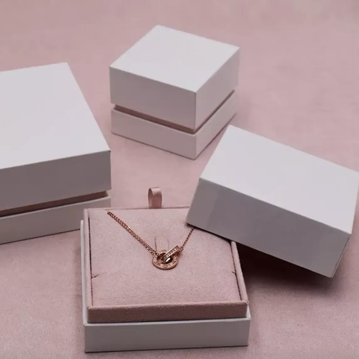 Custom Logo Bedrukt Luxe Fluwelen Papier Jewelri Sieraden Papier Kartonnen Geschenkdoos Verpakking Ontwerp