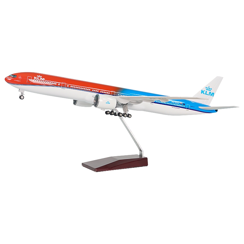 B777 KLM Orange