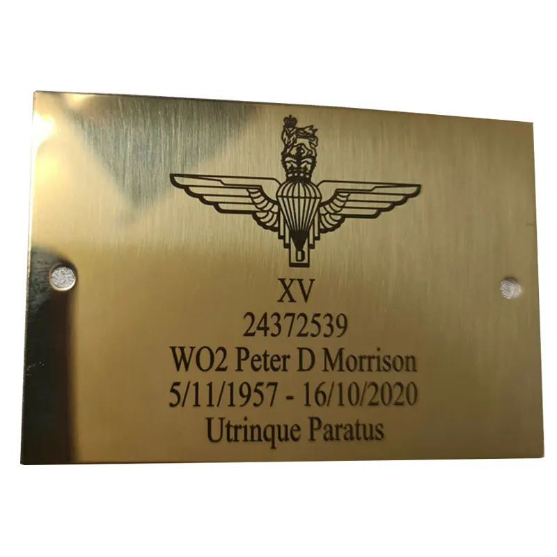 Placa con nombre personalizada, placa con grabado de latón, placa con logotipo