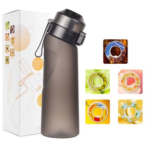 650 ml BPAフリーTritanマットブラックドリンクフルーツフレーバー香りポッドキウイフルーツマンゴーフルーツフレーバー香りポッド付きクエンチボトル