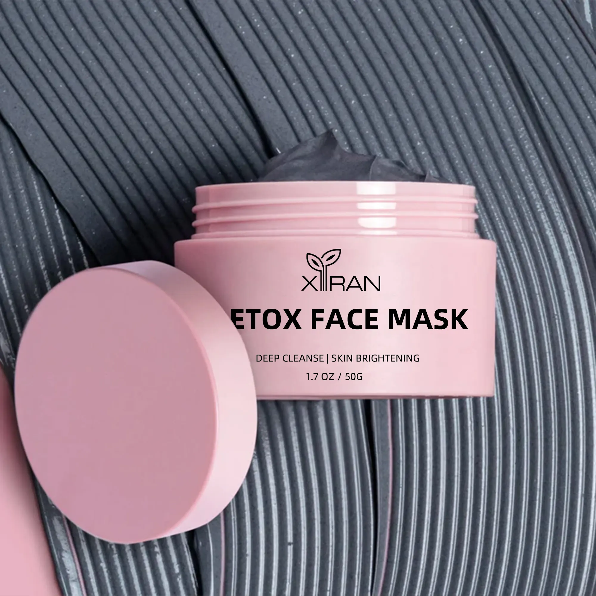 Masque facial USA Detox avec de l'argile kaolin, de l'argile bentonite, du limon de mer riche en minéraux et du charbon de bois.