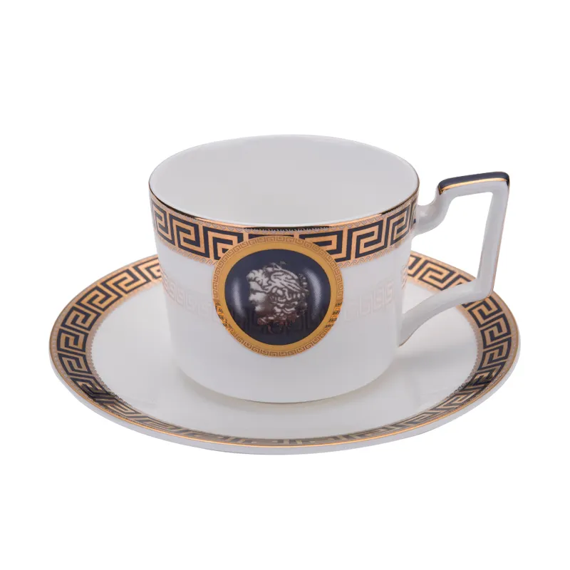 De alta calidad de China de hueso Conjunto de 4 piezas de estilo de lujo a granel té taza y platillo al por mayor Taza de cerámica taza de té conjuntos