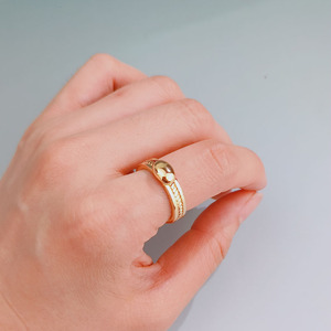 Anillo de Joyería de Lujo Vintage de Moda con Diseño de Serpiente de Tres Capas y Textura Abultada - Product Image 3