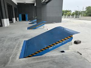 Lager-und Logistik park Feste Bordbrücke, die die Plattform zum Be-und Entladen von Platten containern regelt - Product Image 6
