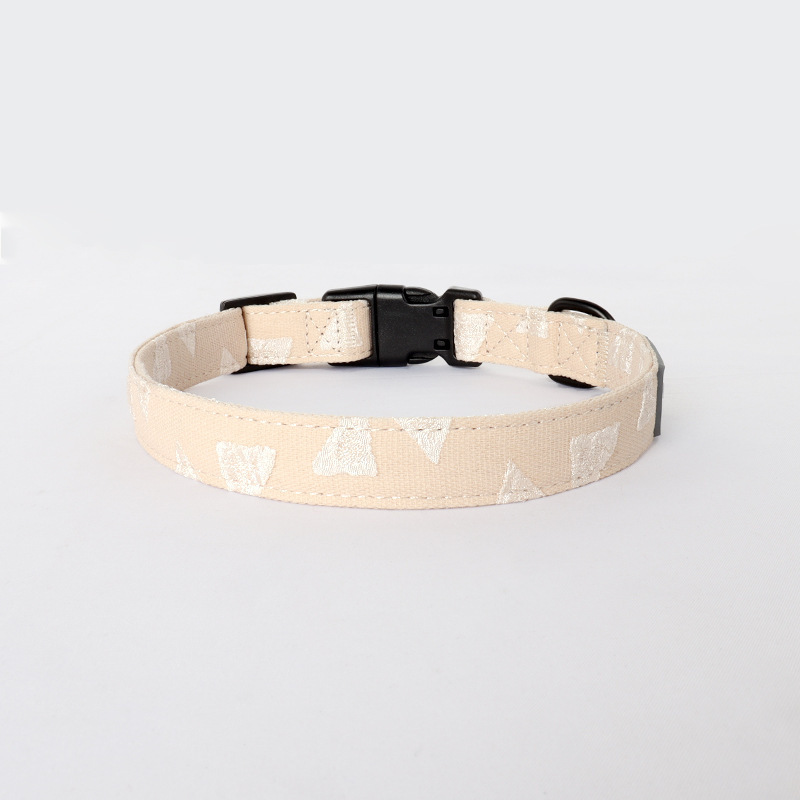 Beige-gray collar