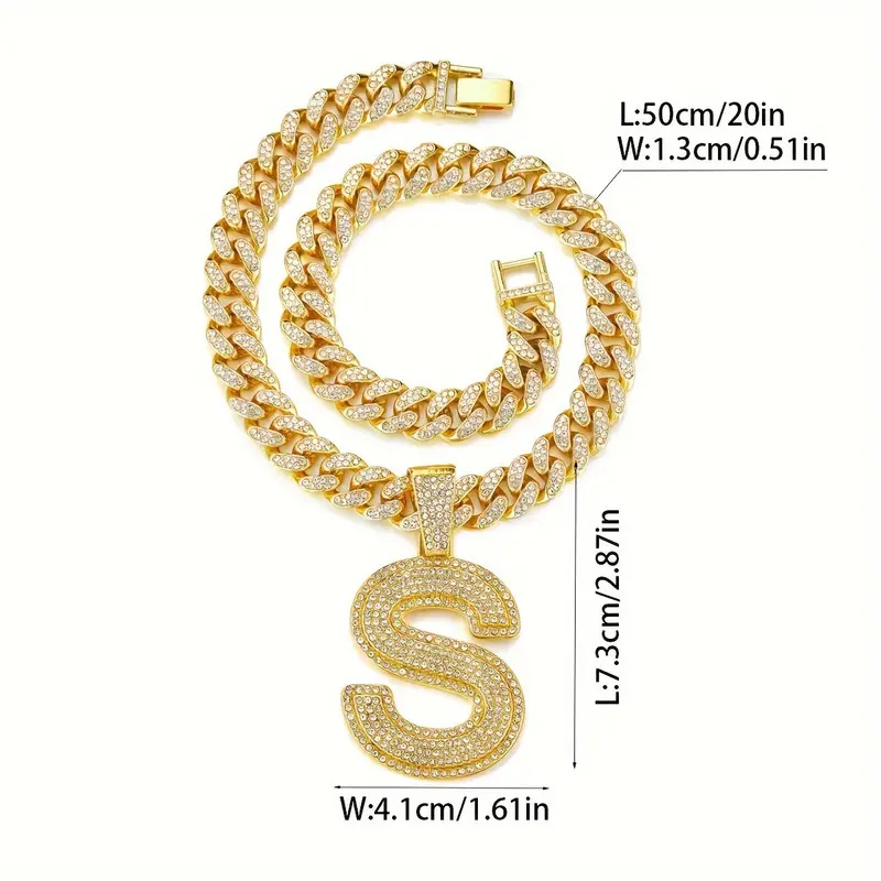 Collar con letra S dorada