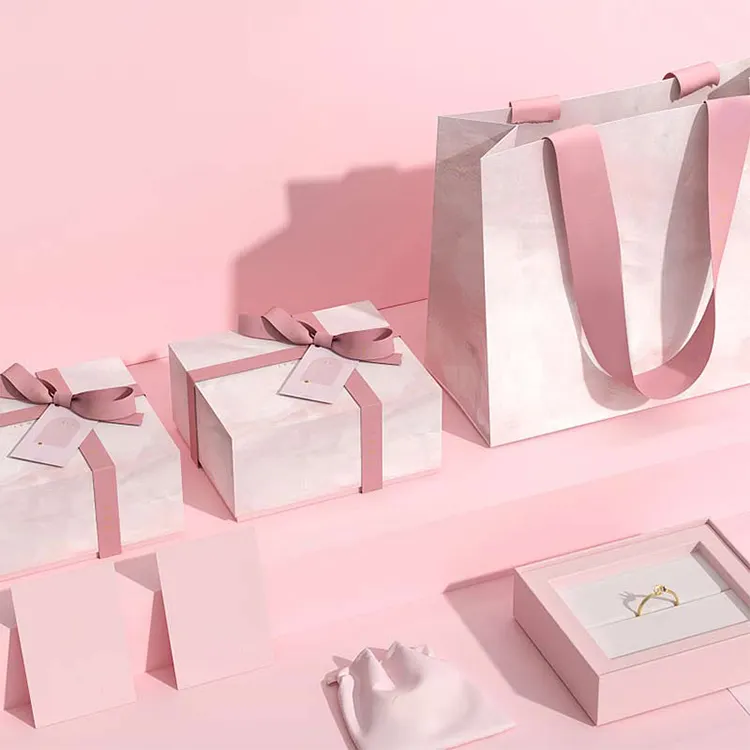 Preço por atacado Tamanho personalizado Design Plain Lip Gloss Kraft Jóias Vinho Flor Bouquet Gift Box Paper Bag