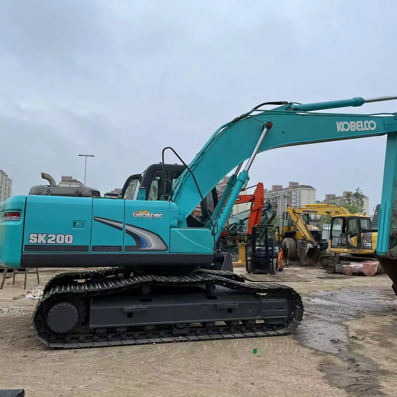 Kaliteli kobelco sk200-6 /sk200-8 /sk200-5 135 350 satılık paletli ekskavatörler