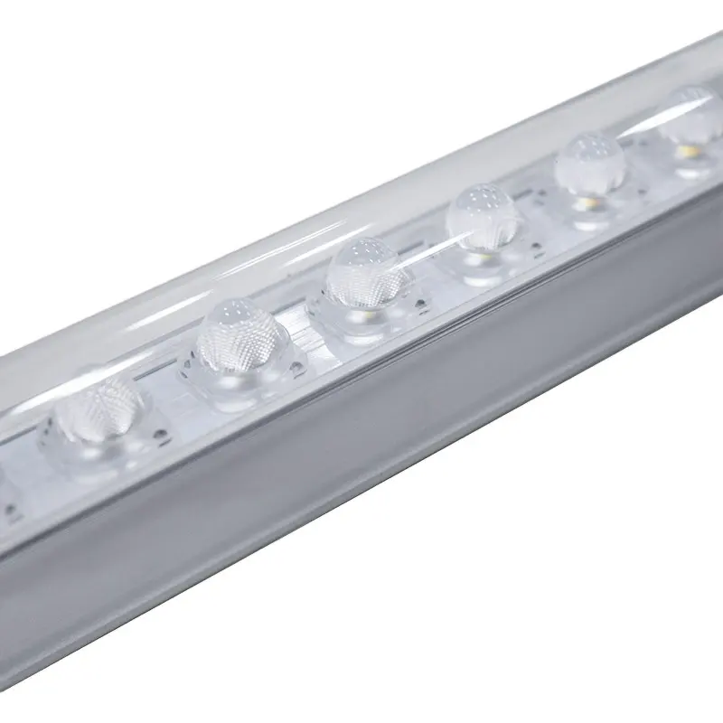 130lm/W IP66 T8 luminaire LED 4ft-8ft tube en aluminium lumières 18W bleu et vert émettant des couleurs pour le bureau et l'hôtel