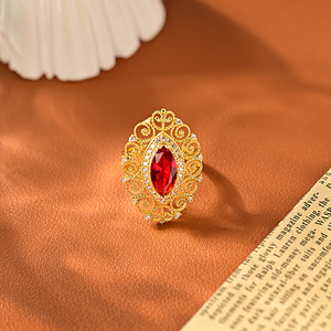 Commercio all'ingrosso Vintage personalizzato classico con motivo cavo a goccia d'acqua a forma di rubino placcato oro 18K gemma coppia anelli Joyeria Etnica