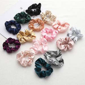 ชุดกระเป๋าเก็บเส้นผมผ้าซาติน3ชิ้นพร้อมกระเป๋าใส่ของขวัญ - Product Image 3