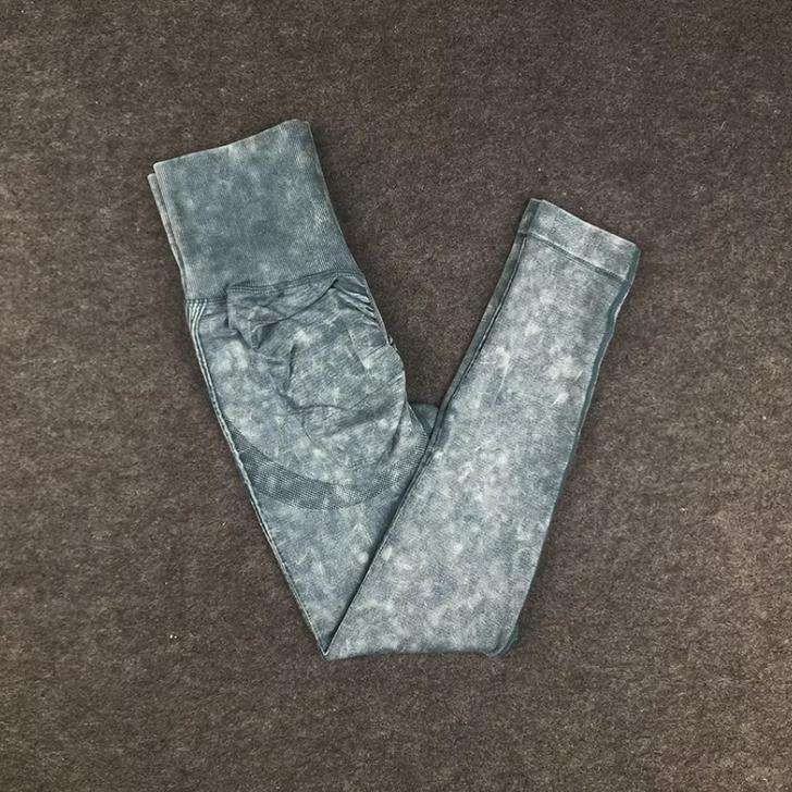 เลกกิ้งสีน้ำเงิน