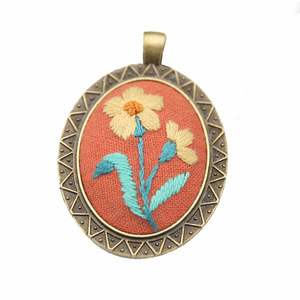European Retro Needlework Floral <strong>Pattern</strong> Cross Stitch <strong>Kit</strong> with Embroidery Necklace Hoop - Product Image 1