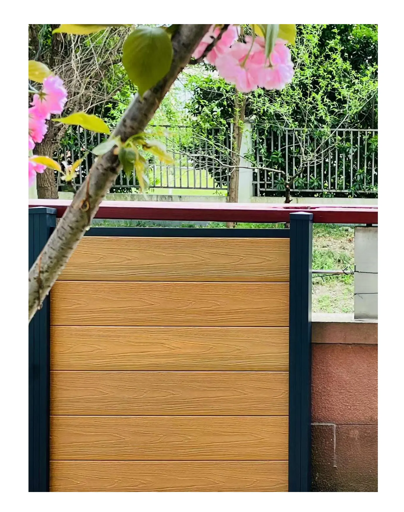 Pvcsvinylomposite/tableros de valla de jardín FSC diseño de valla de jardín/paneles de Wpc de Privacidad/blanco moderno al aire libre con puerta 100 metros