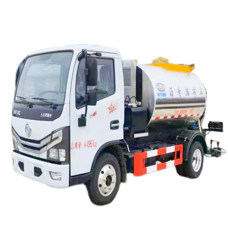 Dongfeng 4*2 asfalto bitume emulsione spruzzatore camion mini asfalto finer camion per la vendita