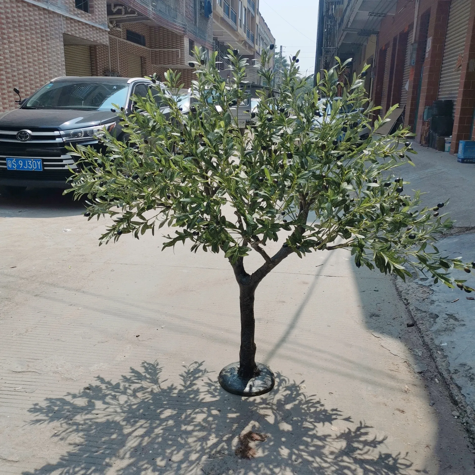 China wholesaler hot sale outdoor artificial olive tree for garden