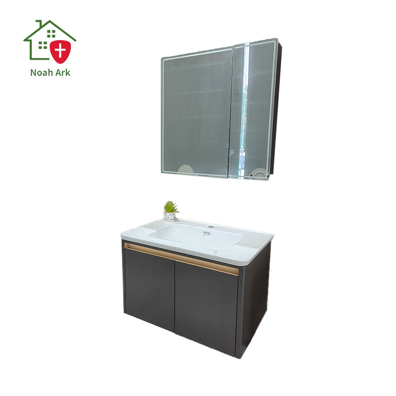 สีเทาเข้ม