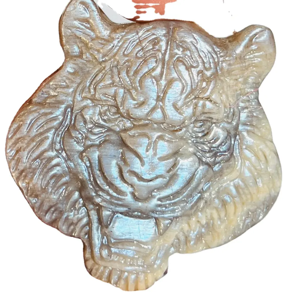 Venta al por mayor de piedra lunar Tigre animales escultura cristal artesanía pulido colgantes Cristal Tallado azul flash tigre para la venta