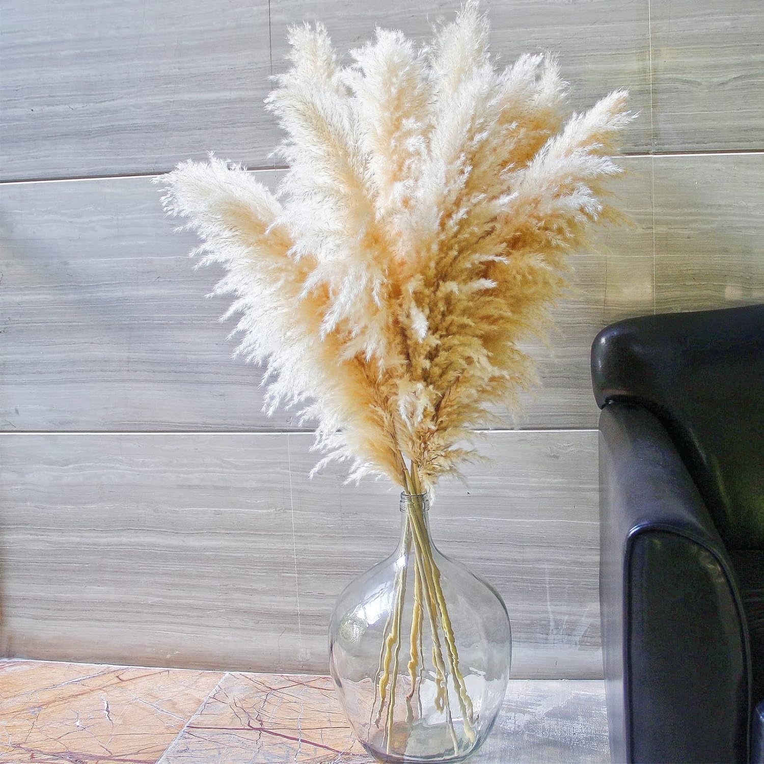 10 white reeds measuring 1.4 meters