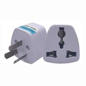 带4个交流插座的通用旅行适配器4个<span class=keywords><strong>USB</strong></span> a端口<span class=keywords><strong>3</strong></span>针插头10A插座ABS插头CN标准意大利转换器插头插座