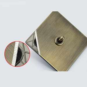 Klassischer metall-Bronz-Wandschalter 220 V 1/2/3/4 Gang 2-Wege-Schalter-Lichtschalter für Zuhause Hotel UK Standard-Steckdose