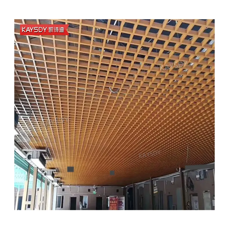 Piastrelle per controsoffitti sospesi con griglia in legno di lusso griglie per interni 3d soffitto quadrato per la decorazione moderna dell'hotel