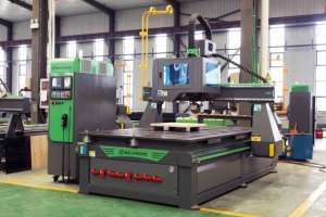 Enrutador ATC CNC, máquina de carpintería con cabezales de agregado HSD, nuevo tipo, en venta - Product Image 2