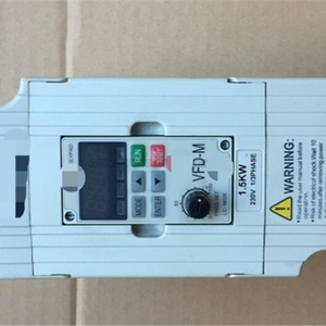 Nuovo originale pronto VFD015M21A. Controller di programmazione PLC per l'automazione industriale del magazzino - Product Image 1