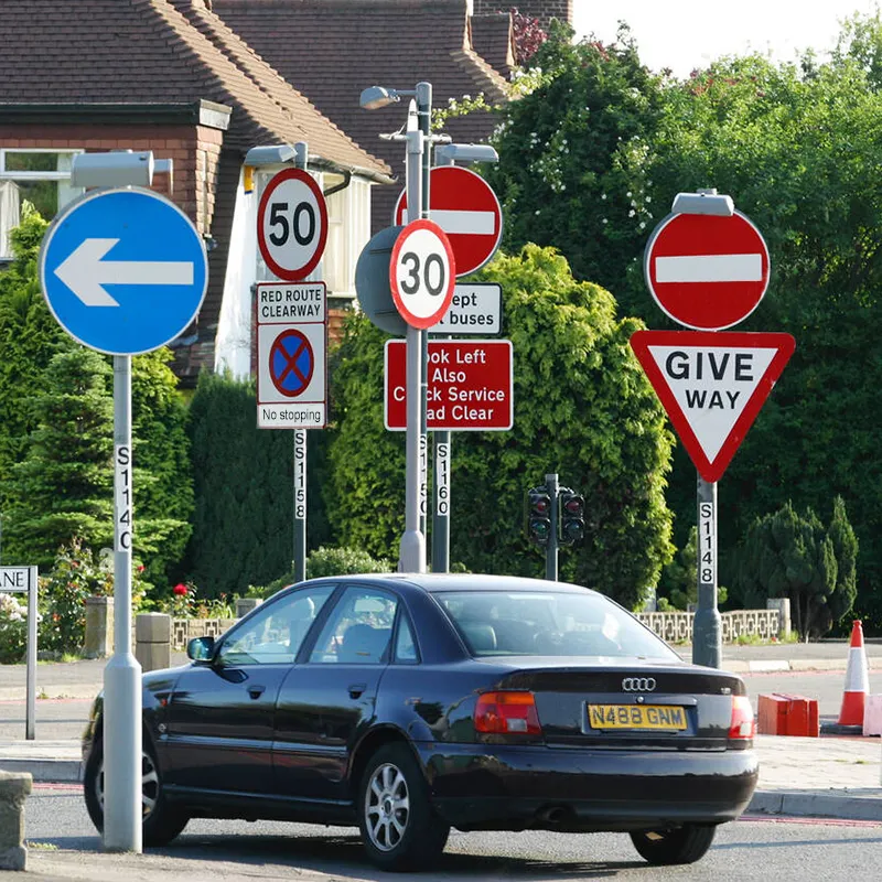 Fabricants Panneau d'impression de panneaux routiers réfléchissants de haute qualité en aluminium personnalisé Panneau d'avertissement de sécurité routière