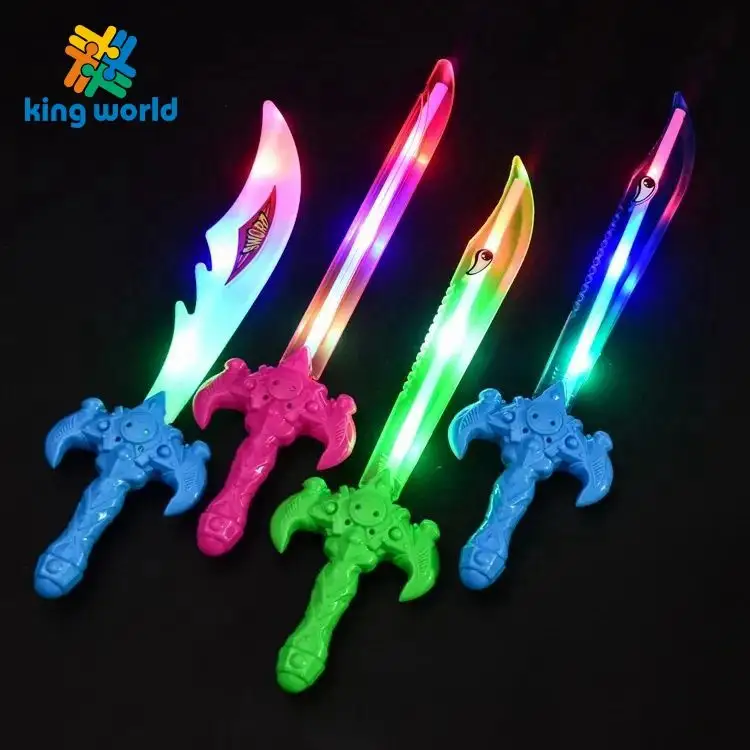 Atacado Novo Design LED Espada Espada Flash Colorido Gravidade Sensor Crianças Sabre Luz Samurai Espada Brinquedos Presentes