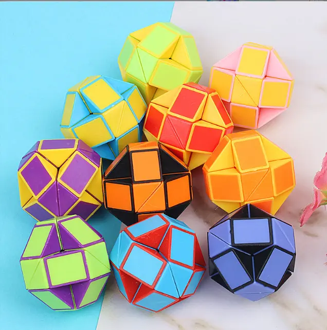 Draagbare Mini Kinderen Fidget Speelgoed 24 Blokken Draai Puzzelblokjes Magic Speed Kubussen Snake Cube