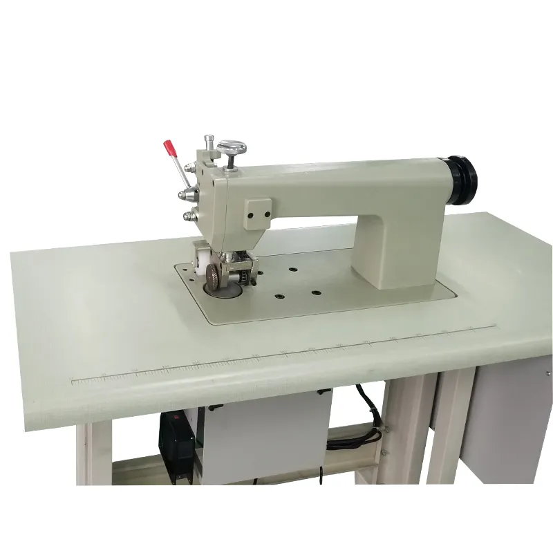 Dokunmamış contalar veya cerrahi dantel kalıpları için ultrasonik dikiş makineleri endüstride kullanılır