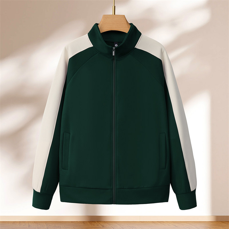 Vert foncé et blanc cassé