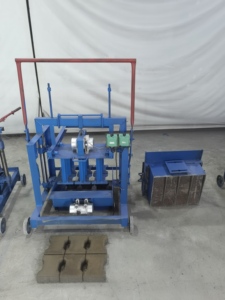 KM2-45 полуавтоматическая машина для производства бетонных кирпичей - Product Image 5
