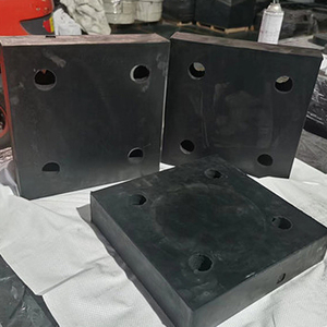 Özel doğal silikon kauçuk koruyucu sessiz blok endüstriyel EPDM ve NBR kalıplı şerit ve koruma için kare desen - Product Image 3