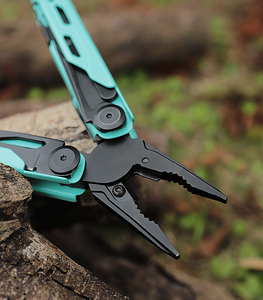 GHK DIY Survival Camping <span class=keywords><strong>Multi</strong></span> <span class=keywords><strong>tool</strong></span> Zange Full Locking Pocket 17 Funktionen Edelstahl Metrische Farbe Griff Gürtel Clip Wandern - Product Image 4