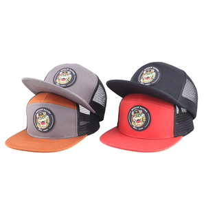 Atacado Personalizado Bordado Malha 7 Painel Equipado Redes SnapBack Baseball Cap Trucker Hat