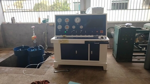 Voll automatische Wasserdruck prüfmaschine für Gasflaschen mit externer Messung und Computers teuerung - Product Image 4