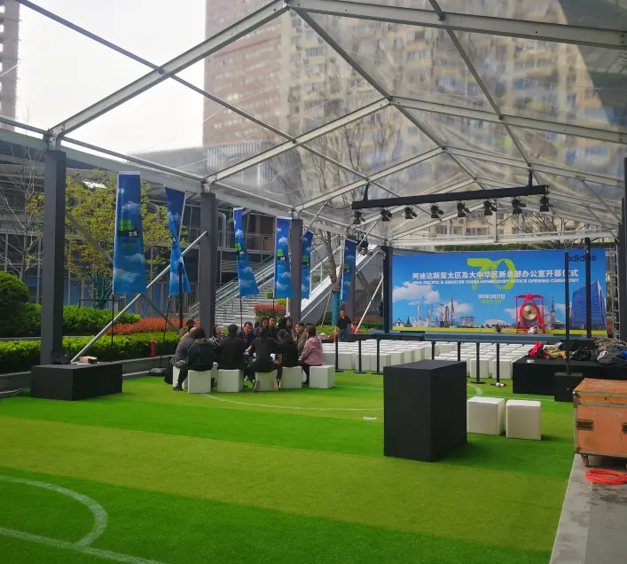 Tenda pernikahan panggung dapat digerakkan, platform untuk dekorasi lantai tenda pesta pernikahan luar ruangan dengan tenda pvc transparan