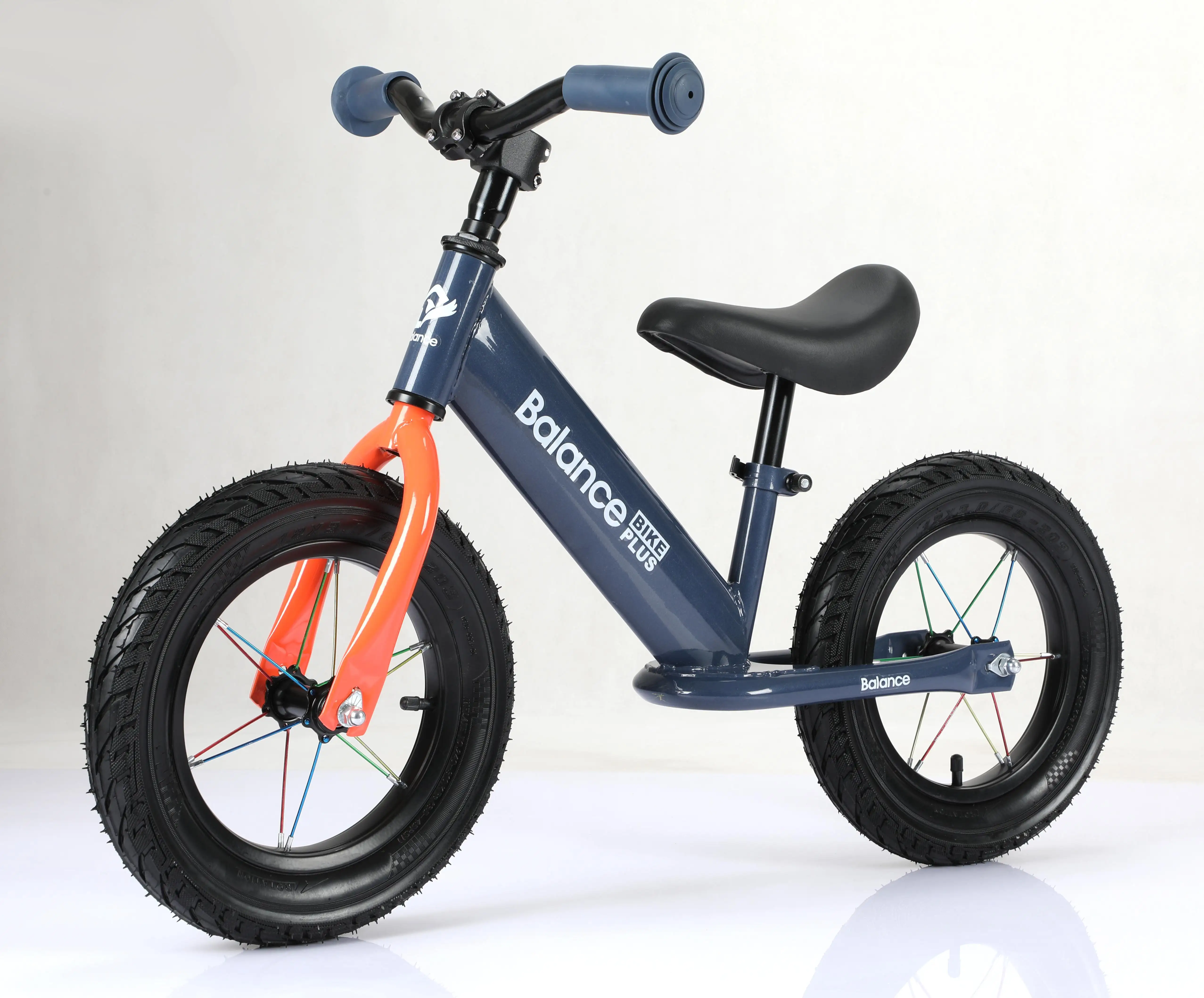Usine OEM vélo d'équilibre pour enfants sans pédale magnésium aluminium vélo pour enfants cycle d'équilibre vélo bébé vélo d'équilibre monter sur les jouets