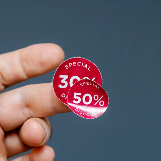 Özelleştirilmiş boyutu kendinden yapışkanlı su geçirmez laminasyon parlak sticker özel logo ile baskı yapıştırıcı kağıt etiket a4 a5