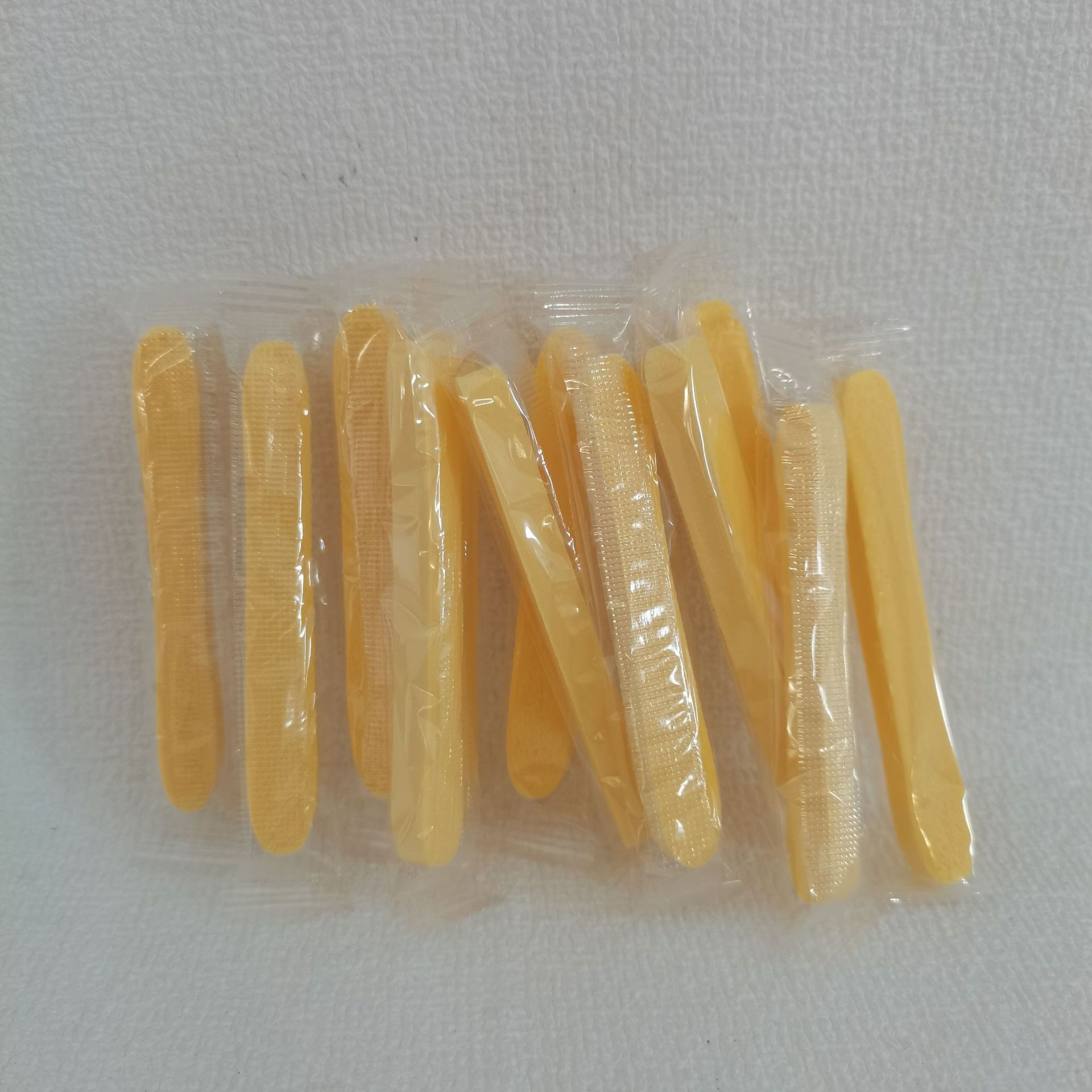 Jaune