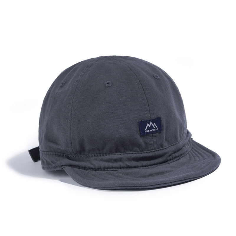 สีเทาเข้ม